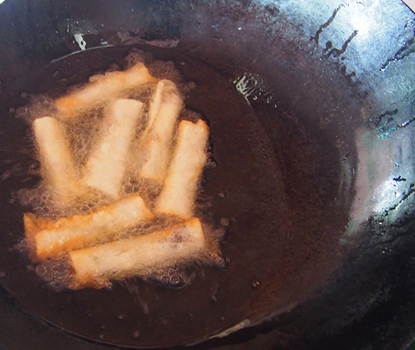 frying-spring-rolls