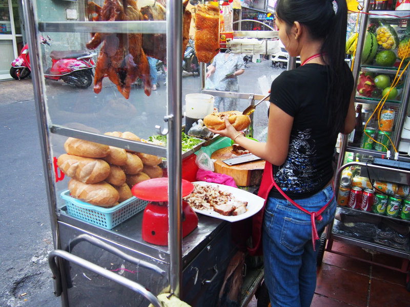 Banh-Mi-Stand,-Ho-Chi-Minh-City