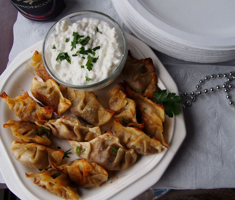 Super-Bowl-Cheeseburger-Wontons