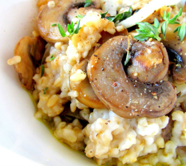 Oatmeal with Sauteed Mushrooms, Onion and Thyme